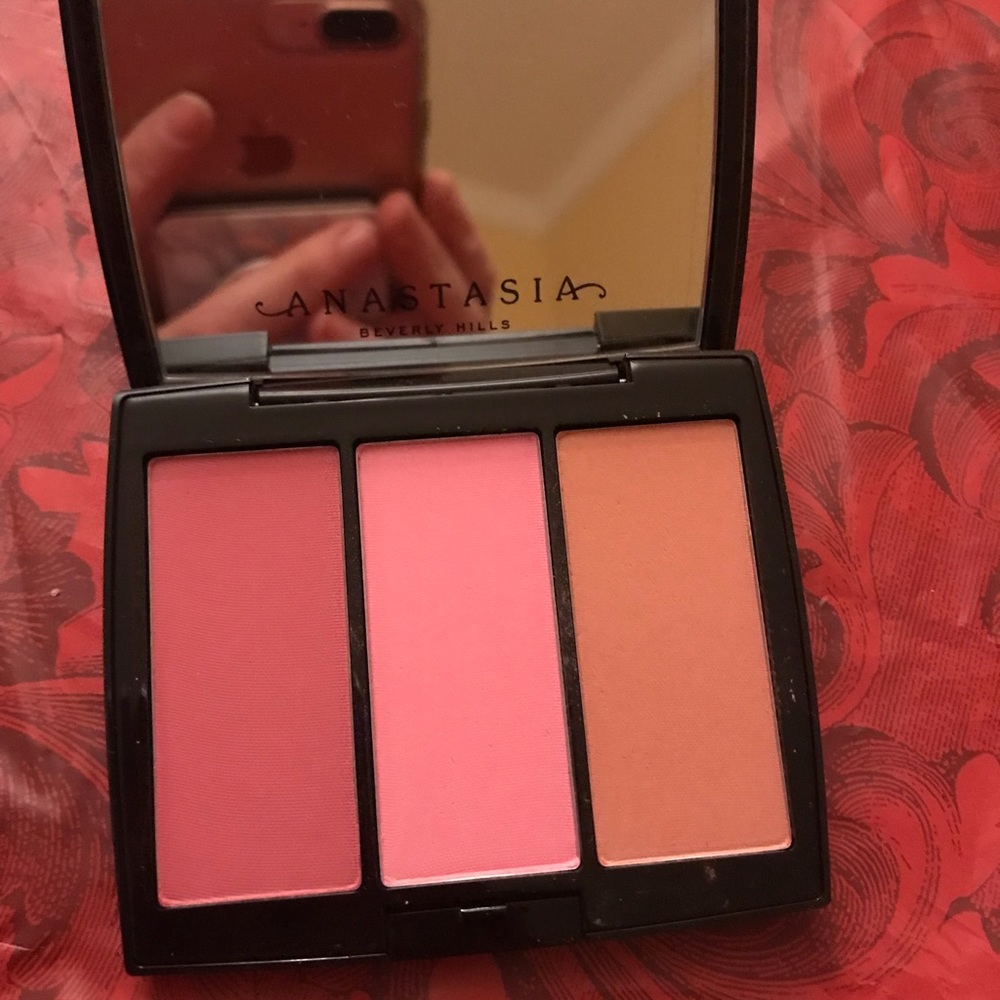 ABH Trio Blush